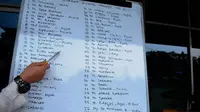 Daftar beberapa korban ledakan yang terdata di Pangkalan TNI AL, Tanjun Priok, Jakarta Utara (Liputan6.com/Andrian M Tunay). 