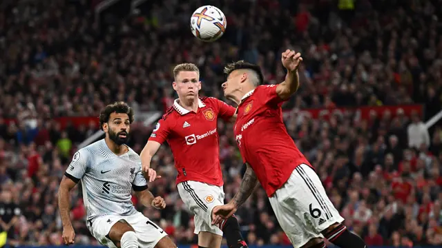 Foto: Aksi Pemain MU Lisandro Martinez Bikin Salah Tak Berkutik di Pekan ke-3 Liga Inggris