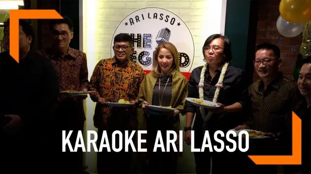 Penyanyi Ari Lasso baru saja membuka usaha hiburan karaoke. Menjalin kerja sama dengan beberapa pengusaha, juri Indonesian Idol 2018 ini membuka bisnis di kawasan Kuningan, Jakarta Selatan.