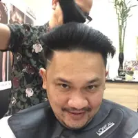 Farhat Abbas dengan model rambut unik. (Twitter @farhatabbaslaw)