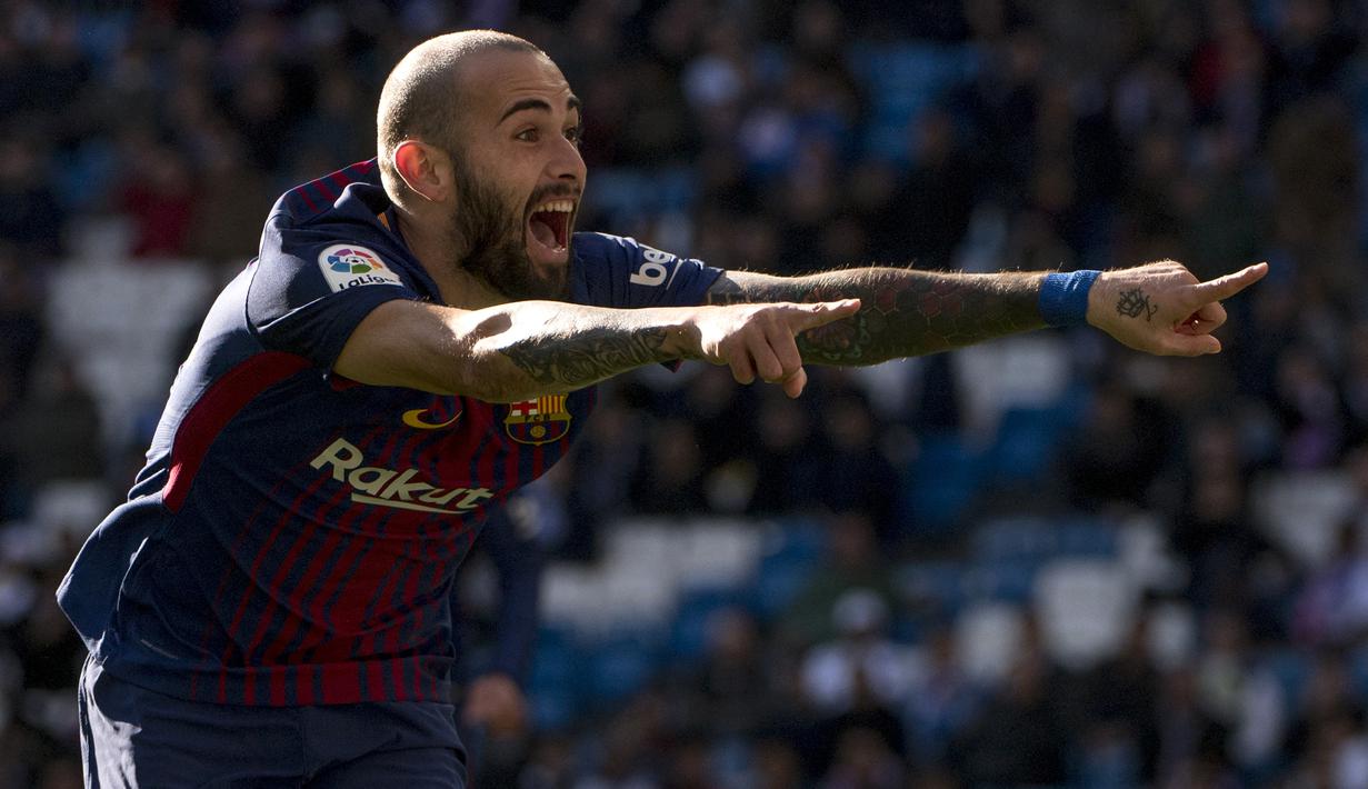 Aleix Vidal. Anggota La Masia periode 2001-2002 ini memulai karier profesionalnya pada musim 2006/2007 bersama Reus. Sempat pindah ke beberapa klub, ia diikat Sevilla pada 2014/2015. Barcelona pun tertarik dan memanggilnya pulang pada 2015/2016 dan bertahan 3 musim. (AFP/Curto De La Torre)