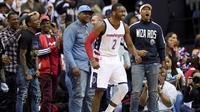 Guard Washinton Wizards, John Wall, mencetak 27 poin saat menghadapi Boston Celtics pada Gim 4 Semifinal Wilayah Timur di Washington, Minggu (7/5/2017). (AP Photo/Nick Wass)