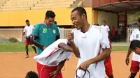 Bergabungnya Ruben Sanadi dan Imanuel Wanggai usai lebaran dalam tim membuat kekuatan Persipura makin komplet. (Bola.com/Nicklas Hanoatubun)