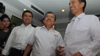 Kompak Serba Putih, Jokowi-JK Tiba di Gedung Joang