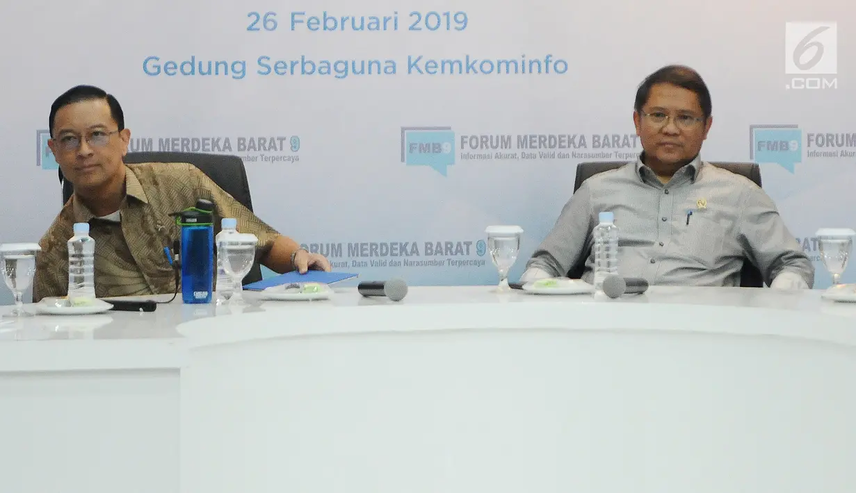 Menkominfo Rudiantara dan Kepala BKPM Thomas Lembong  saat menghadiri diskusi Forum Merdeka Barat (FMB) 9 bertajuk 'Investasi Unicorn untuk Siapa?' di Jakarta, Selasa (26/2). (Liputan6.com/Herman Zakharia)