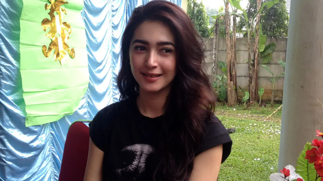 Nabila Syakieb Mengajarkan Shaheer Sheikh Bahasa Indonesia