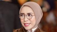 Melly Goeslaw sampaikan dukacita mendalam atas meninggalnya tiga staf Gedung DPRD Makassar. Gedung itu terbakar dalam demonstrasi yang memanas.
