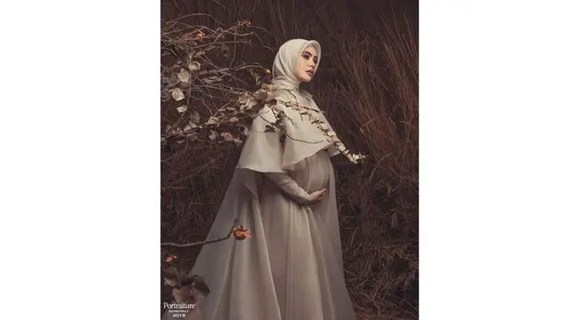 6 Potret Maternity Shoot Kartika Putri, Elegan dengan Berbagai Macam Busana