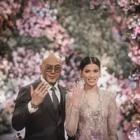 Deddy Corbuzier dan Sabrina Choirunnisa (Instagram/sabrinachairunnisa_)