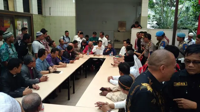 Aksi Damai di Sekitar Wihara
