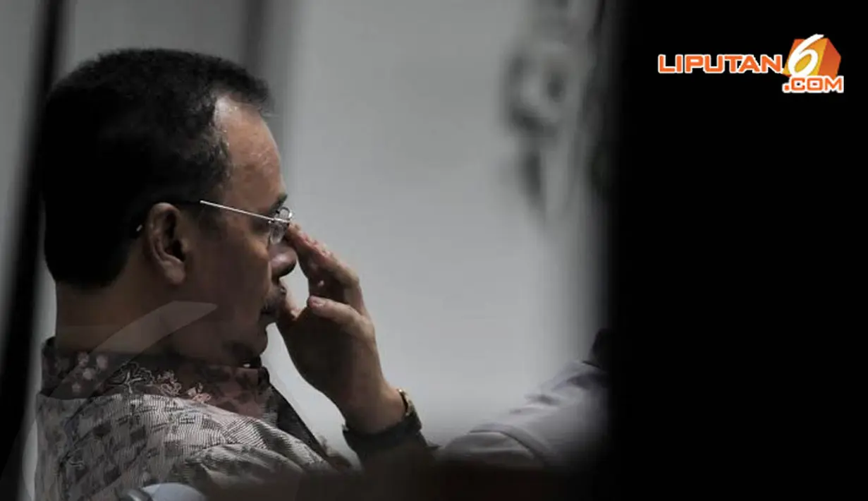 Ketegangan tampak terlihat di wajah Hambit saat menjalani sidang di Pengadilan Tipikor yang beragendakan pembacaan putusan (Liputan6.com/Johan Tallo)