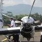 Pesawat Beechcraft B200 King Air menjadi pesawat pertama yang landing dan take off di runway Bandara JB Soedirman, Wirasaba, Purbalingga, Jawa Tengah, Minggu (31/1/2021). (Foto: Liputan6.com/Pemkab Purbalingga)