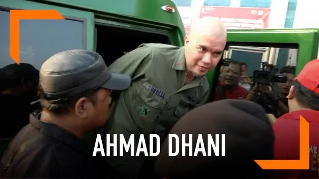 Ahmad Dhani kembali mendiami rumah tahanan Cipinang usai menjalani persidangan kasus vlog idiot. Pentolan band Dewa 19 ini masih menghuni rutan karena dua kasus yang menjeratnya belum berkekuatan hukum tetap.
