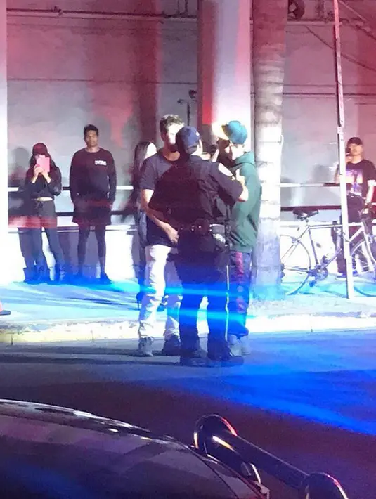 Komandan BHPD mengatakan pada Entertainment Tonight bahwa pengemudi kendaraan tetap tinggal dan berbicara pada petugas dan bersedia dilakukan investigasi. (Twitter/Biebertracker)