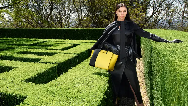 7 Item Fashion Wajib untuk Tampil Gaya Minimalis khas Arsitektur Italia Khas 50an di Koleksi Furla Fall Winter 2023