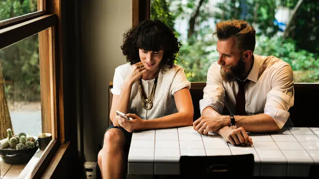 [Bintang]  3 Zodiak Ini Paling Nggak Bisa Jadi Pendengar yang Baik