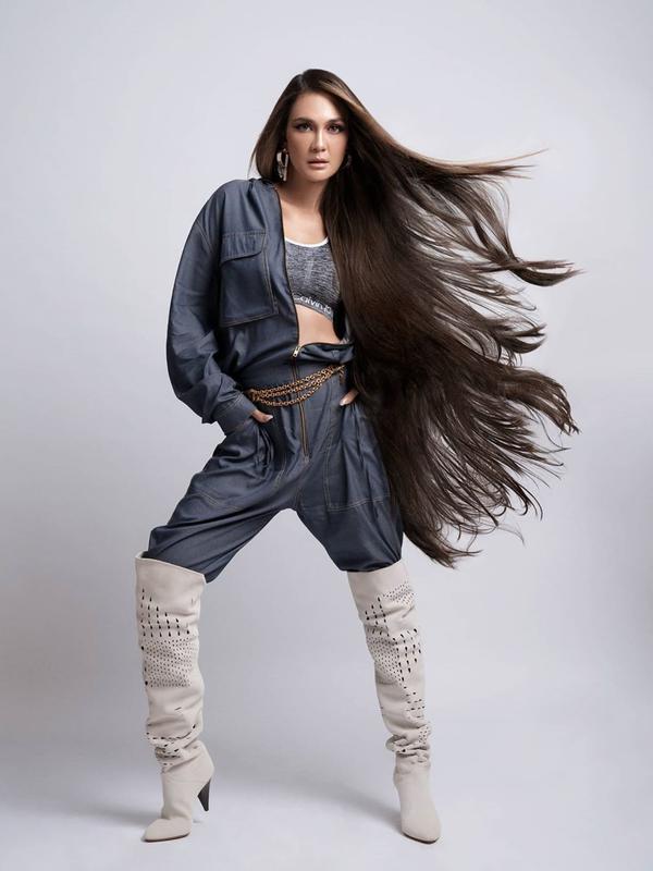 Luna Maya (Sumber: Instagram/lunamaya)