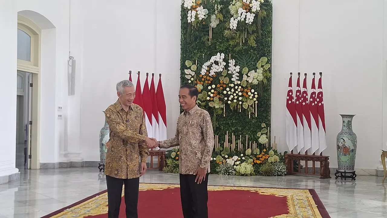 Didampingi Prabowo, Jokowi Sambut Kunjungan PM Singapura di Istana Bogor