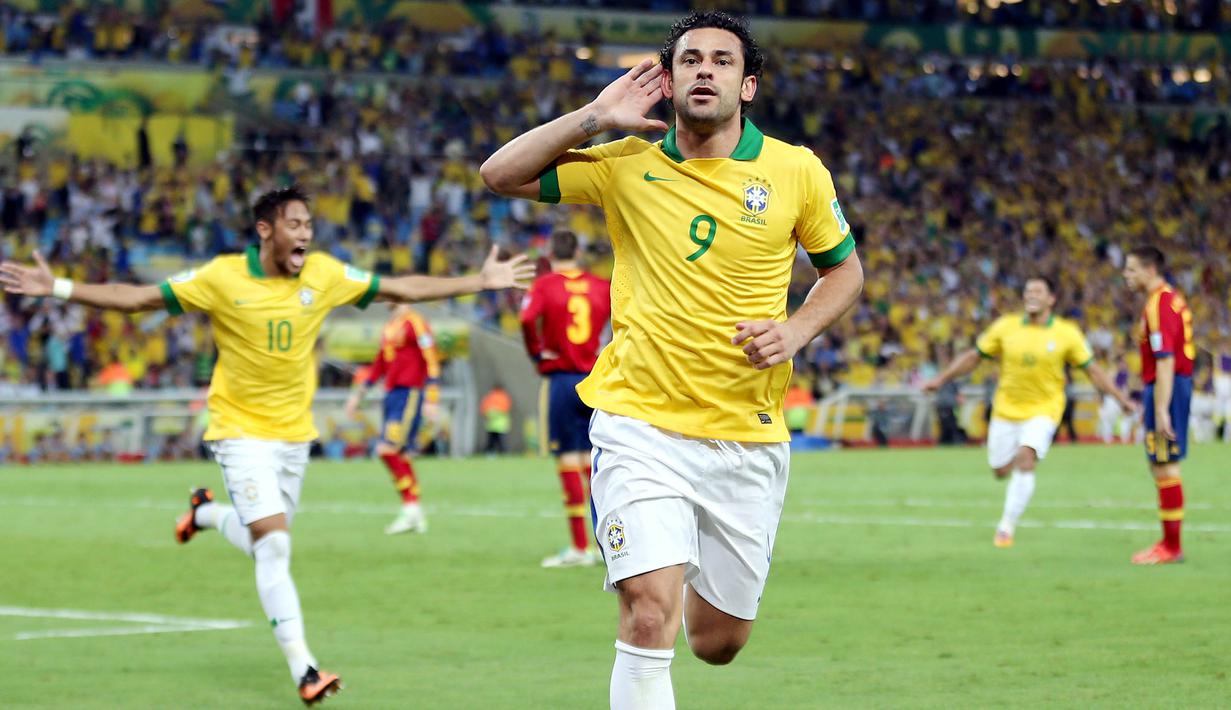 Penampilan apiknya di klub membuat Fred menjadi langganan Timnas Brasil dengan 38 caps dan mencetak 16 gol. (EPA/Srdjan Suki)