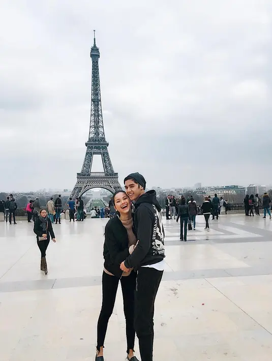 Seperti diketahui, pasangan Al Ghazali dan Alyssa Daguise menjalin hubungan jarak jauh. Potret kemesraan banyak terlihat di akun media sosial. Baik di akun Al maupun sang kekasih. (Instagram/alyssadaguise)