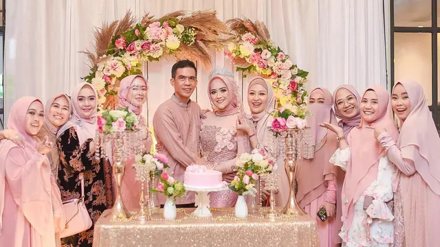 7 Momen Syukuran Ulang Tahun Meggy Wulandari yang Ke 40