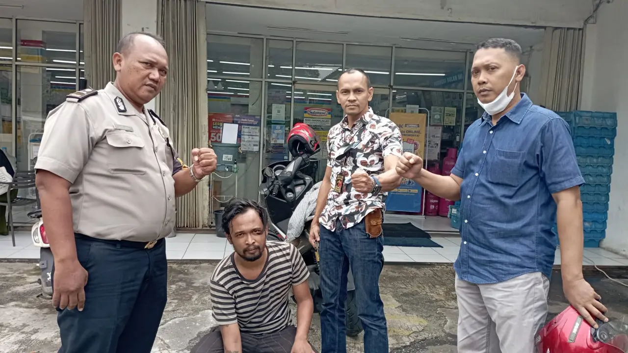 Pelaku KDRT terhadap istri di jalan umum diringkus anggota Polres Metro Depok. (Istimewa)