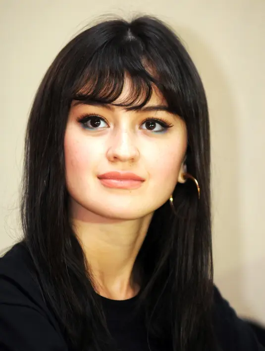 Kimberly merupakan orang yang percaya akan adanya hantu. Namun ia tetap fokus akan perannya sebagai Sarah di film 'Kastil Tua' ini, bersyukur selama syuting ia tidak mengalami kejadian yang menakutkan. (Wimbarsana/Bintang.com)