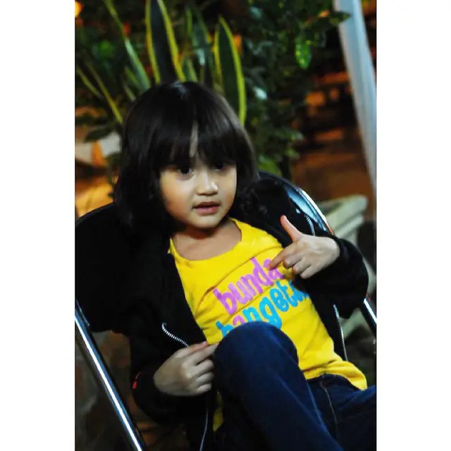 6 Potret Masa Kecil Harleyava Princy Anak Ferry Maryadi, Mirip Ibunda Sejak Dulu