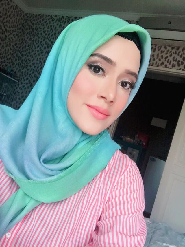 [Bintang] 8 Artis yang Berhijab di Tahun 2017