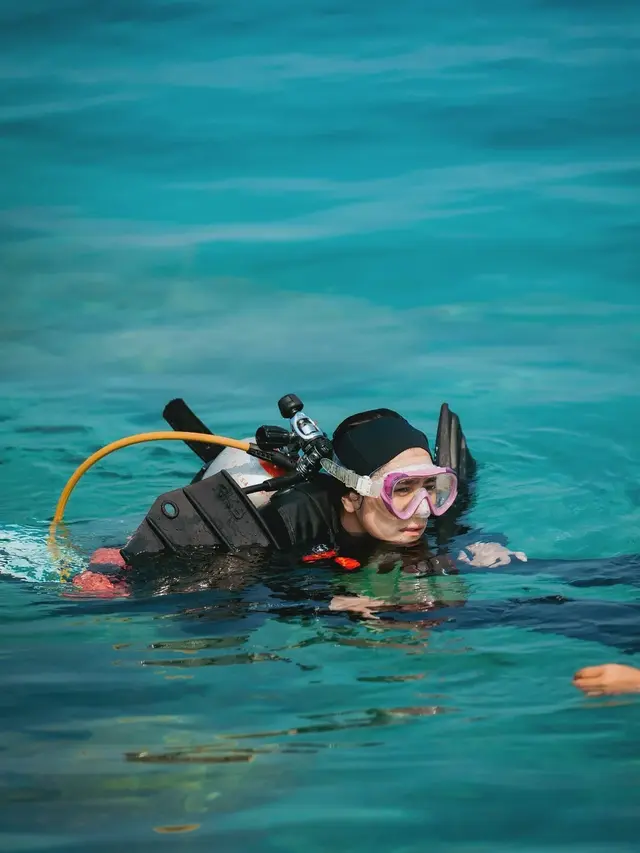 Prilly Latuconsina latihan Rescue Divers (Instagram/prillylatuconsina96)