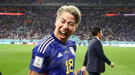 [Fimela] 6 Potret Takuma Asano, Pahlawan Kemenangan Timnas Jepang yang DIsebut Mirip Vicky Prasetyo