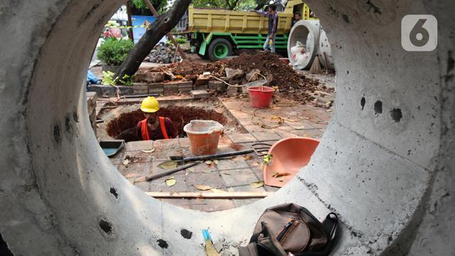 Pembuatan Sumur Resapan Antisipasi Banjir di Jakarta