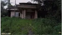7 Potret Rumah Suzzanna yang Terbengkalai 10 Tahun, Seram Bikin Merinding (sumber: YouTube/Papi Story)