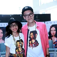 "Cuma deadline aja, kadang mereka butuh cepat dan kadang minta sebelum syuting mulai supaya mereka dapat feelnya. Itu jadi beban sedikit tapi tantangan bikin lagu yang baik," ujar Endah. (Wimbarsana/Bintang.com)