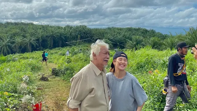 7 Potret Kompak Beby Tsabina dengan Deddy Mizwar dan Tora Sudiro, Bak Keluarga Sungguhan
