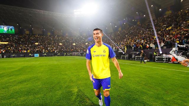 Momen Cristiano Ronaldo Dikenalkan Jadi Pemain Al Nassr, Disambut Hangat