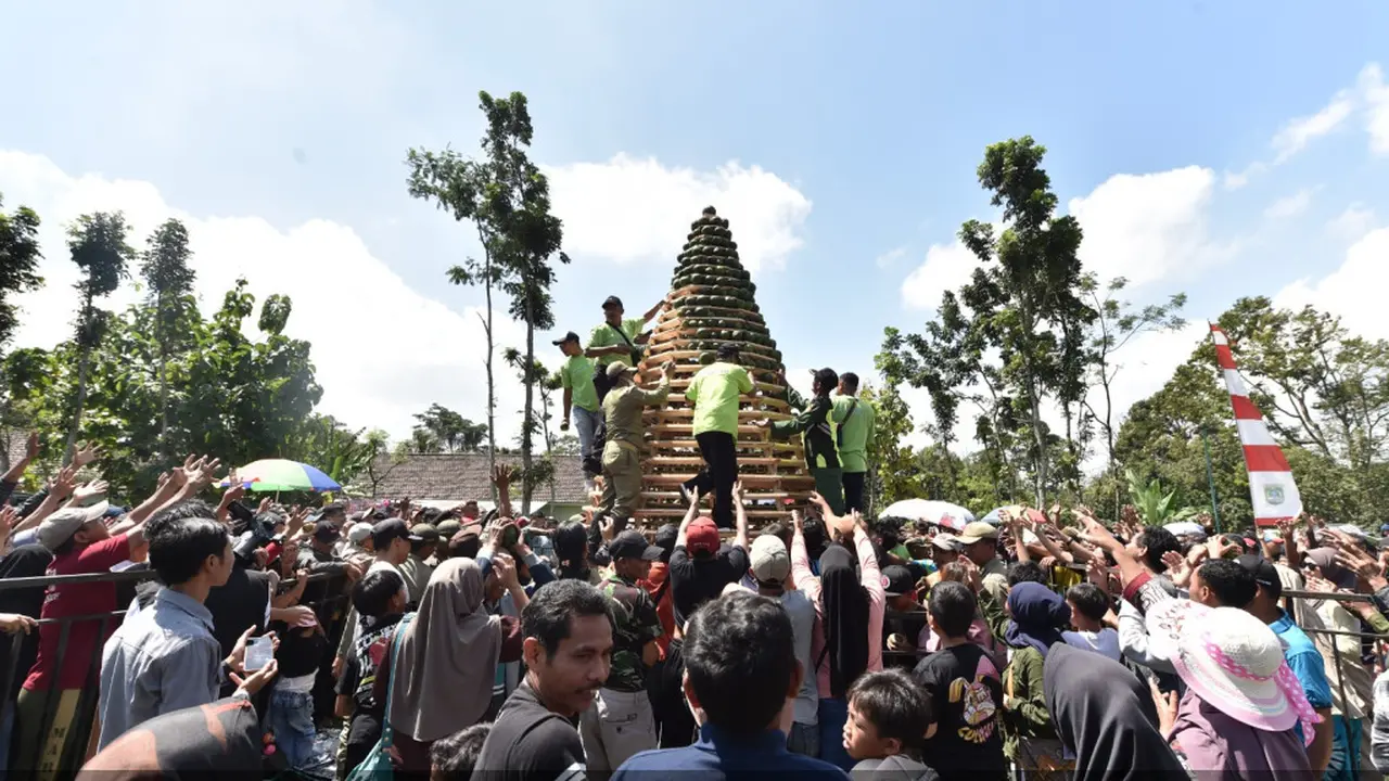 Ribuan alpukat habis dalam sekejap pada acara Gema Kating di Pasuruan. (Istimewa)