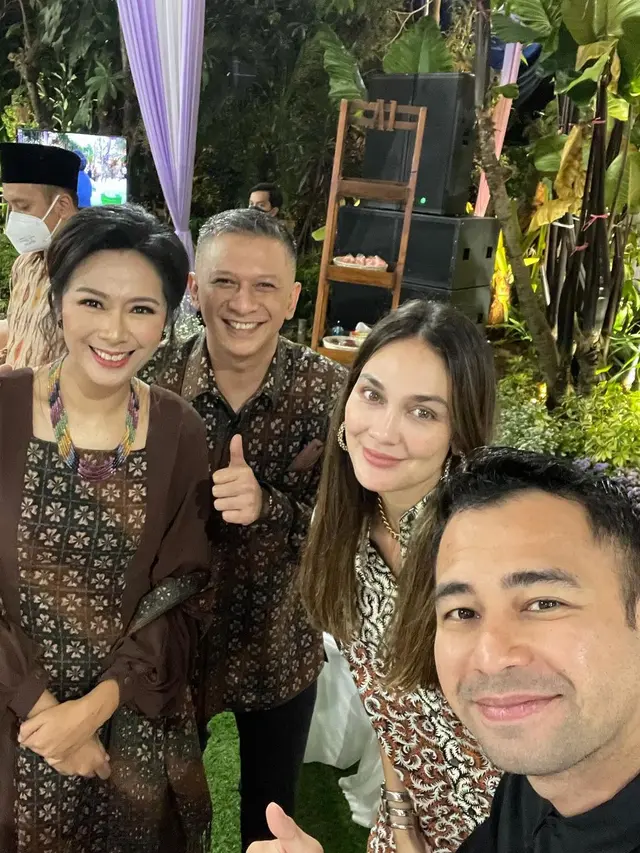 Raffi Ahmad dan Luna Maya Jadi MC