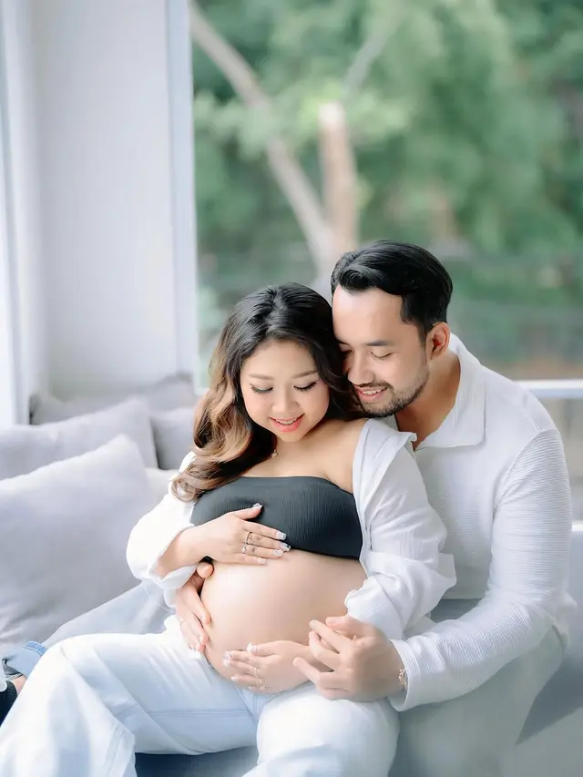 Kiky Saputri Maternity Shoot (instagram/kikysaputrii/windrafotografi).