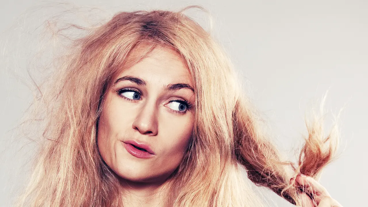 OMG! 4 Kesalahan saat Keramas Ini Bikin Rambut Rusak