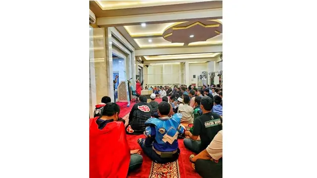 Viral, Ustaz Ini Lakukan Kajian Dengan Tema Anime