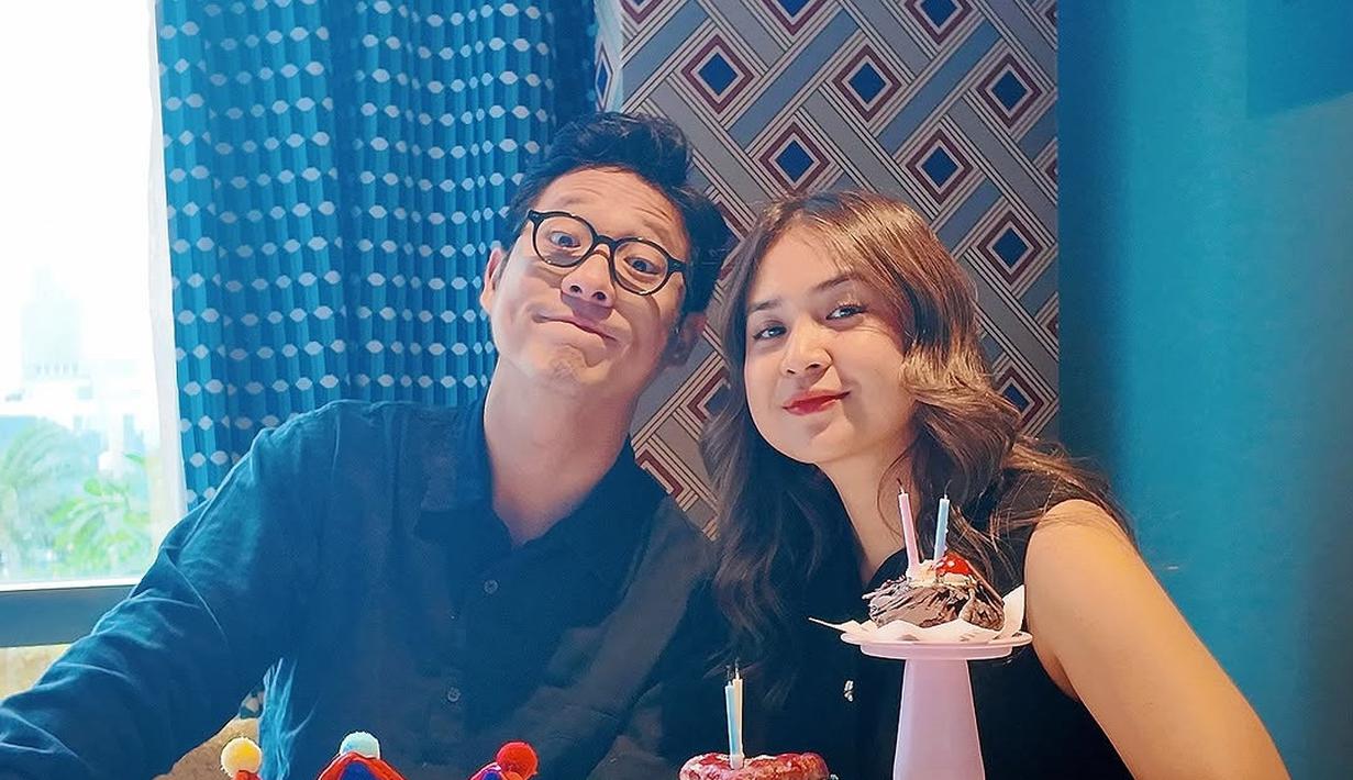 Junior Liem memberikan ucapan ulang tahun dengan penuh kasih, berharap istrinya selalu sehat, bahagia, dan sukses. Ia juga berharap wanita kelahiran 7 April 1991 ini bisa lebih sabar dalam menghadapi kehidupan sehari-hari. Ucapan tersebut menjadi bentuk dukungan yang hangat dari seorang suami. (Liputan6.com/IG/@putrititian)