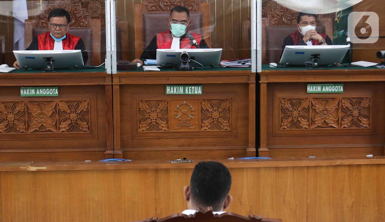 <p>Hakim Wahyu Iman Santoso saat memimpin sidang lanjutan terdakwa kasus dugaan pembunuhan berencana Brigadir Yosua, Kuat Ma'ruf di PN Jakarta Selatan,Selasa (14/2/2023). Sidang tersebut beragenda pembacaan vonis oleh majelis hakim. (Liputan6.com/Herman Zakharia)</p>