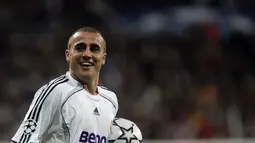Alhasil ia dinobatkan sebagai pemain terbaik di Piala Dunia 2006 yang membuat Madrid ingin menggunakan jasanya. Dana 10 juta euro dikeluarkan Madrid demi merayu Juventus yang saat itu tengah terpuruk. (AFP/Bru Garcia)