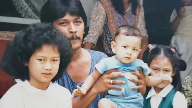 6 Potret Masa Kecil Raffi Ahmad, Bikin Pangling