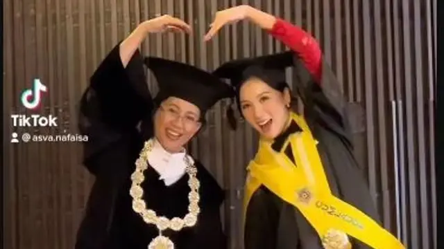 Momen Langka, Rektor UGM Mewisuda Putrinya Sendiri yang Lulus dengan Nilai Sempurna