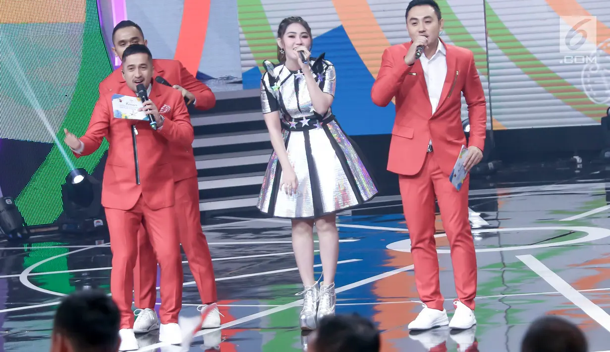 Pedangdut Via Vallen meramaikan Konser Terima Kasih Indonesia untuk Para Juara di Studio 5 Indosiar, Selasa (4/9). Acara tersebut dalam rangka wujud apresiasi akan prestasi atlet selama pesta olahraga Asian Games 2018. (Liputan6.com/Immanuel Antonius)