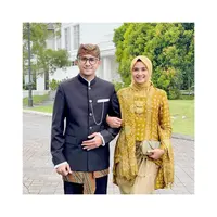 Sama-sama jebolan pemenang ajang pencarian model majalah, lihat gaya kebaya Sonya Fatmala saat dampingi sang suami Hengky Kurniawan yang menjabat sebagai Plt Bupati Bandung Barat (Foto: Instagram @sonyafatmala)