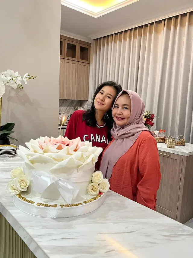 Ultah Shenina Cinnamon