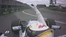 Ekspresi Lewis Hamilton setelah finis pertama dalam balapan F1 GP Kanada di Sirkuit Gilles Villeneuve, Kanada, Senin (13/6/2016) dini hari WIB. (Bola.com/Twitter/F1)
